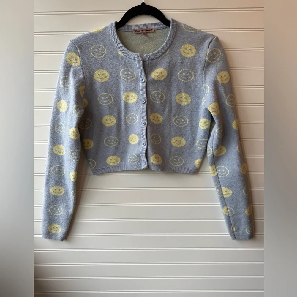 Bailey Rose cropped preppy smiley face sweater. Juniors size large.